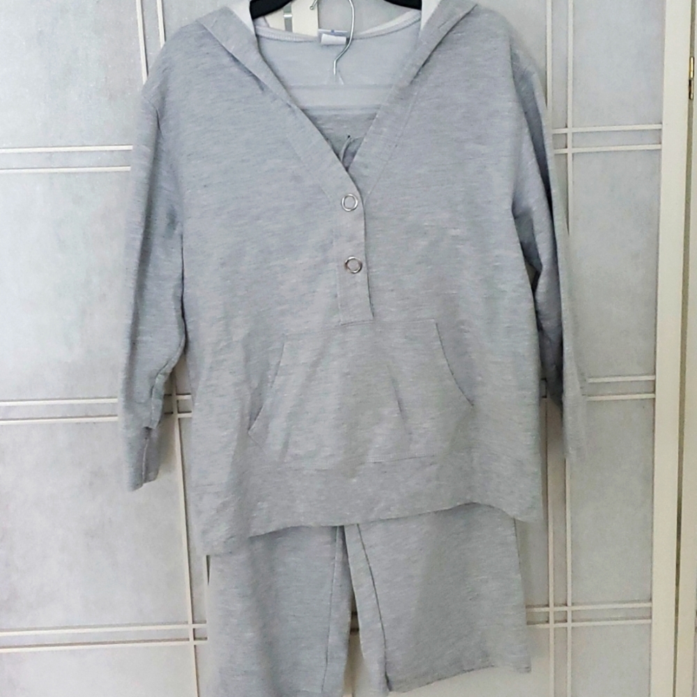 NWOT Silver Wear  Petite Women's Hoodie and Pants Set